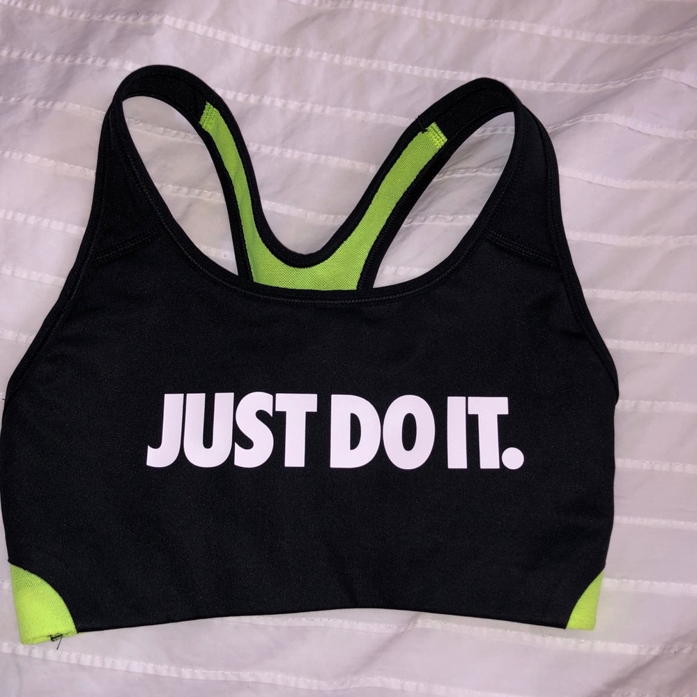 Nike DRI-FIT Sports Bra